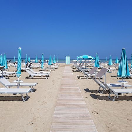 Hotel Betty Personal Style And Beach Village Rimini Exterior foto