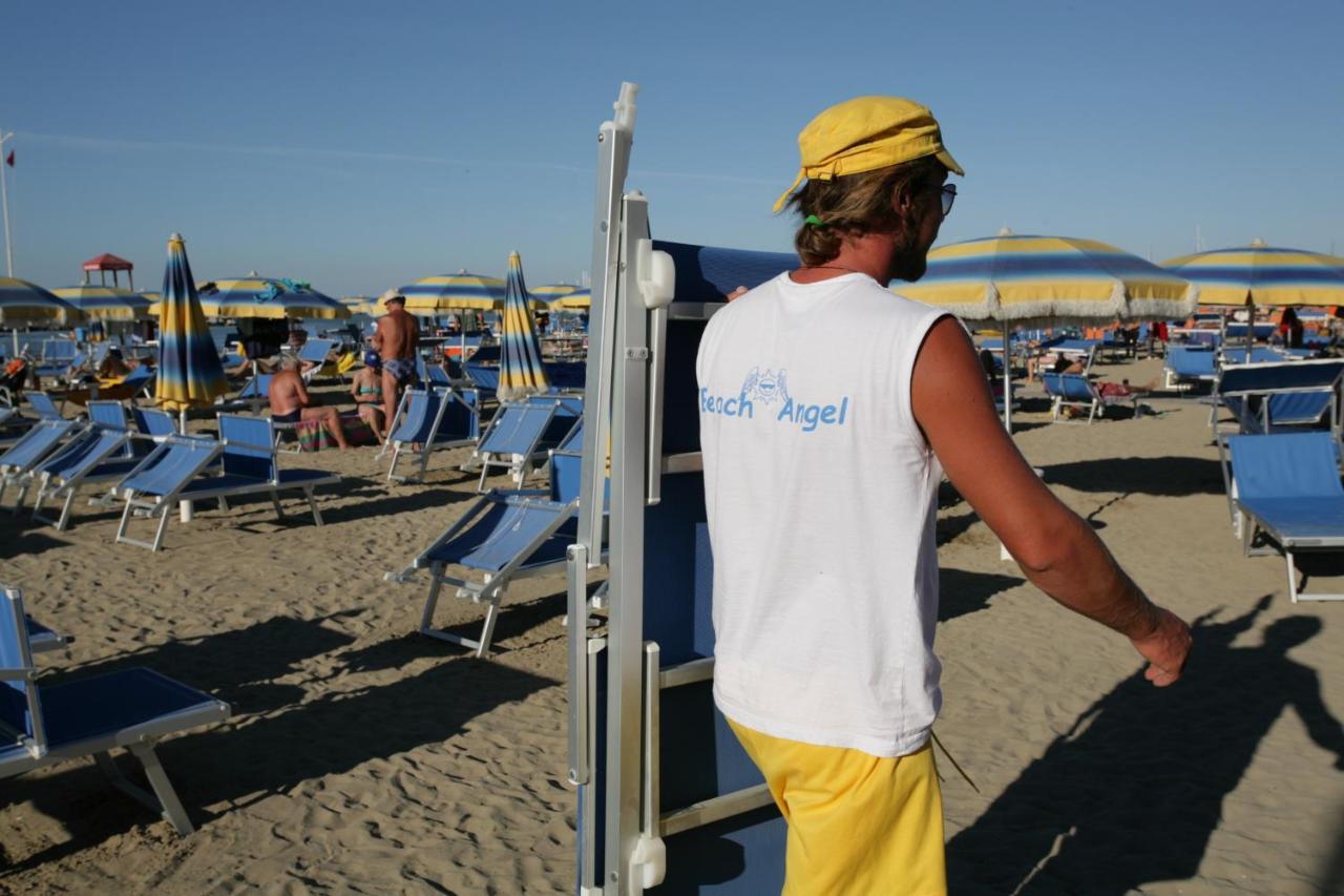 Hotel Betty Personal Style And Beach Village Rimini Exterior foto