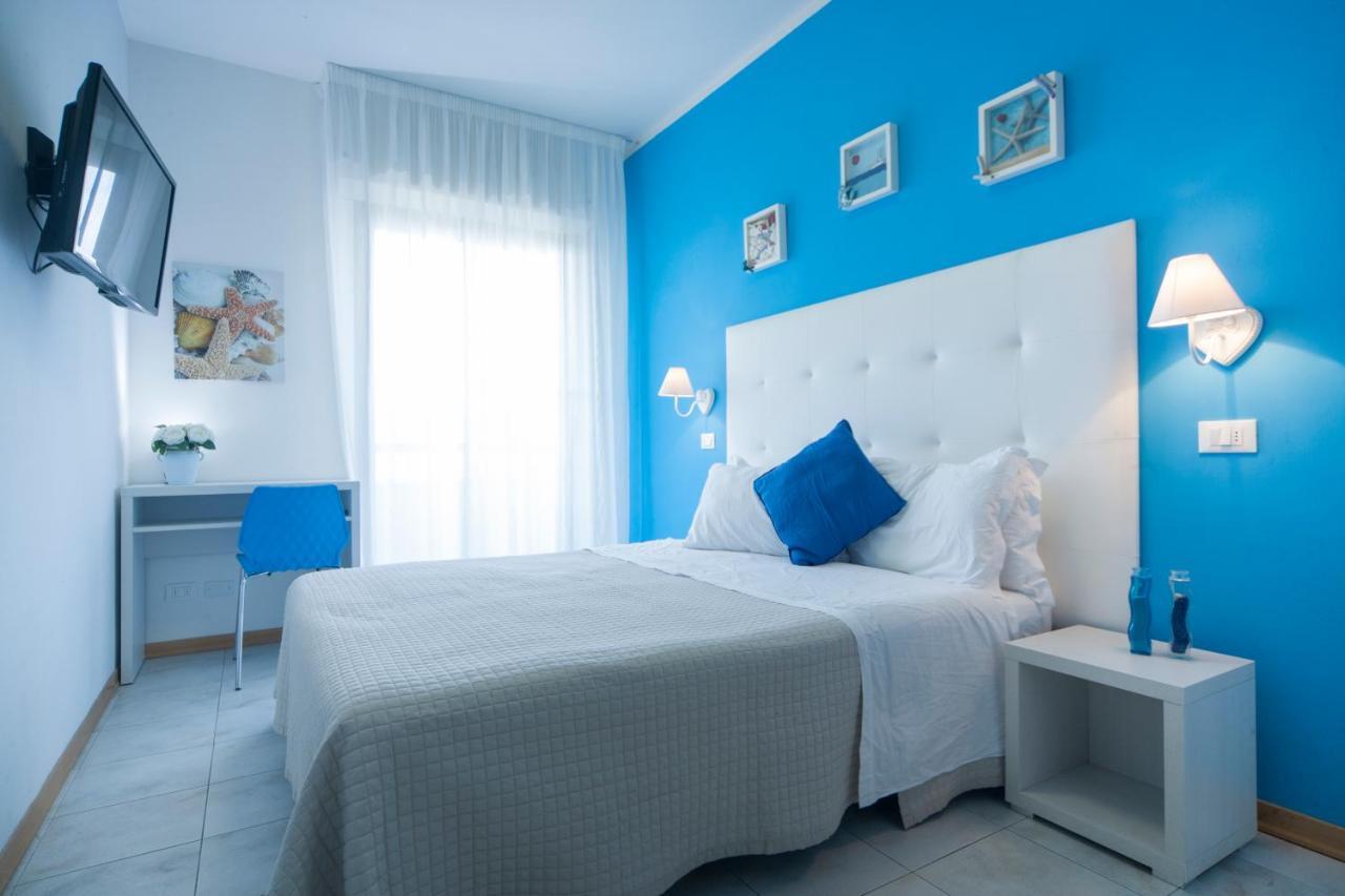 Hotel Betty Personal Style And Beach Village Rimini Exterior foto