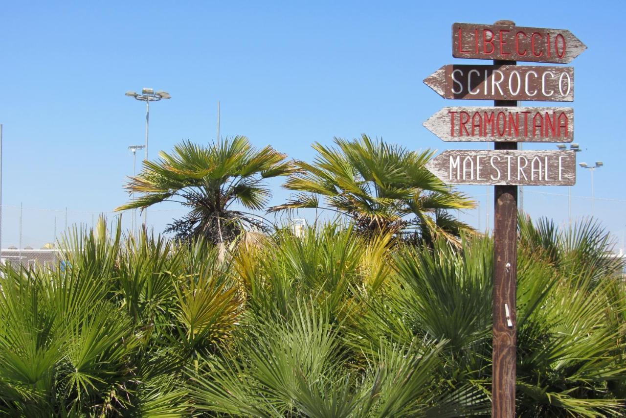 Hotel Betty Personal Style And Beach Village Rimini Exterior foto