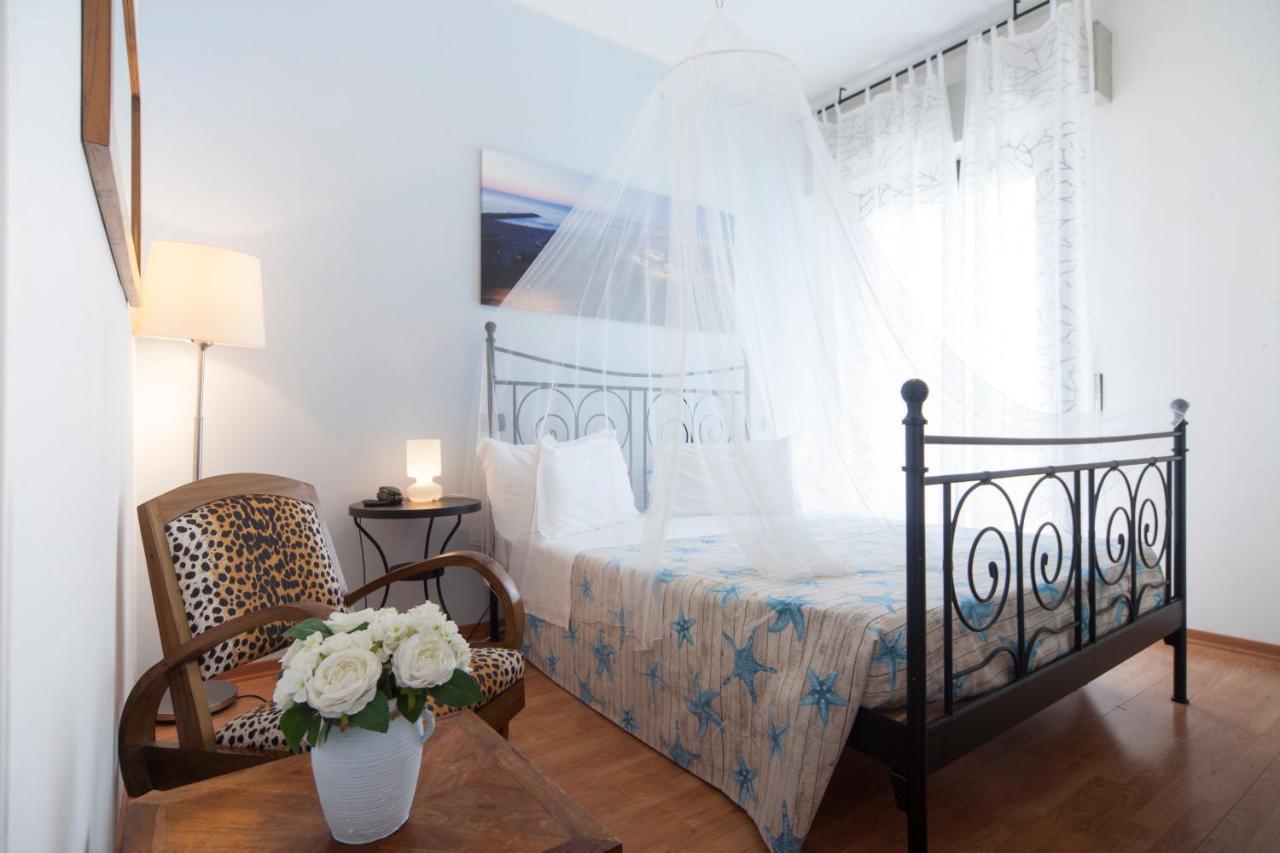 Hotel Betty Personal Style And Beach Village Rimini Exterior foto