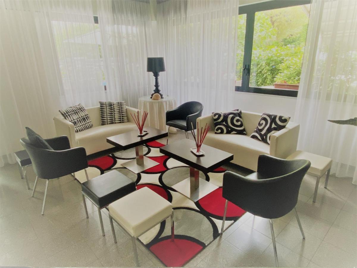 Hotel Betty Personal Style And Beach Village Rimini Exterior foto