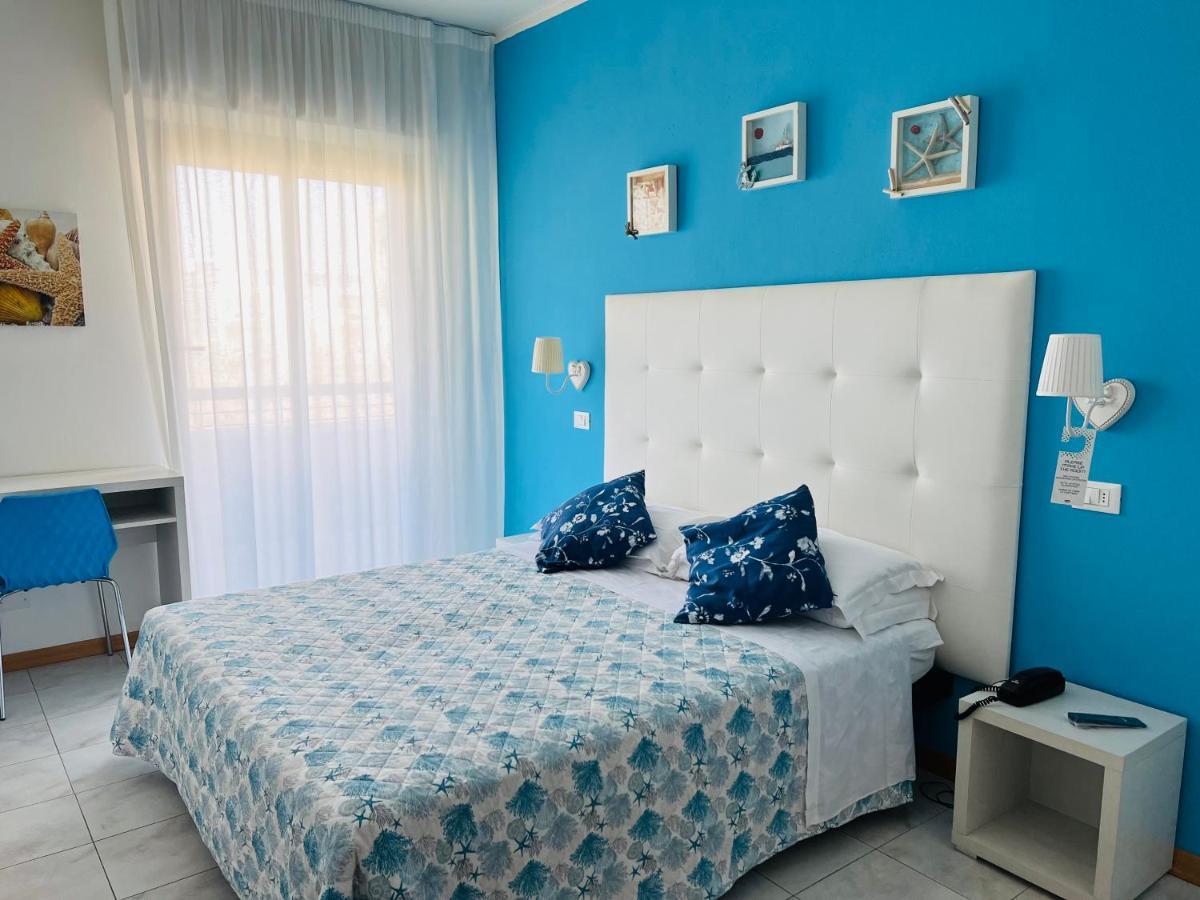 Hotel Betty Personal Style And Beach Village Rimini Exterior foto