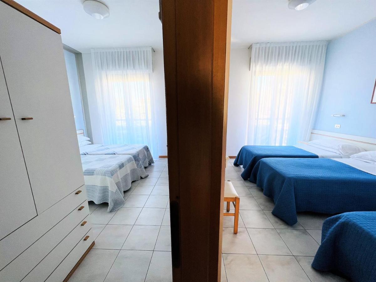 Hotel Betty Personal Style And Beach Village Rimini Exterior foto