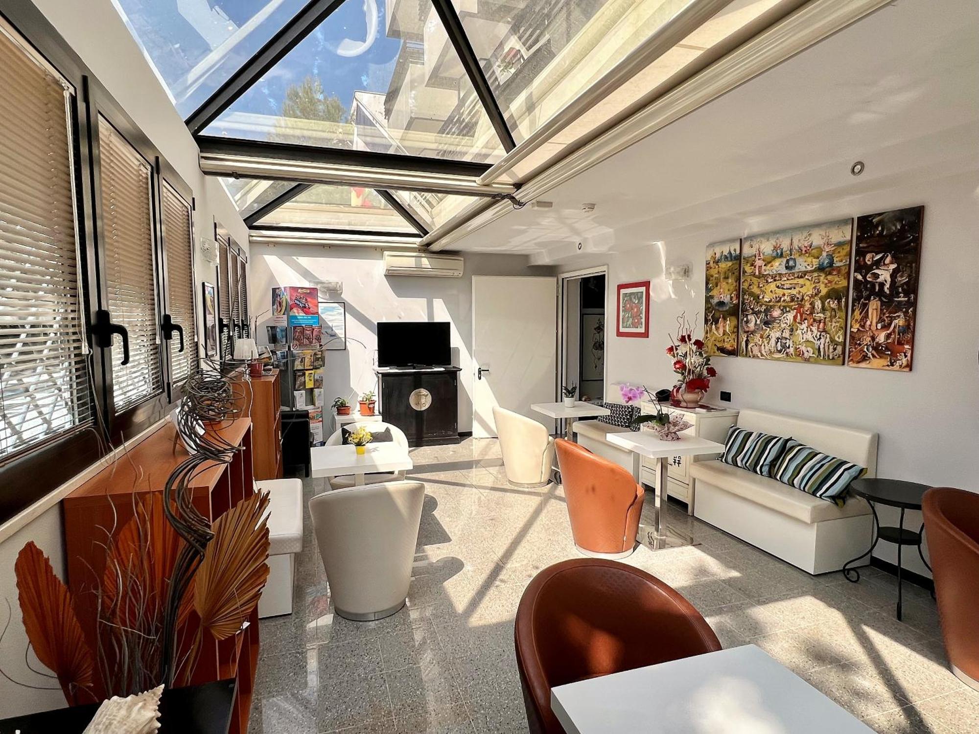 Hotel Betty Personal Style And Beach Village Rimini Exterior foto