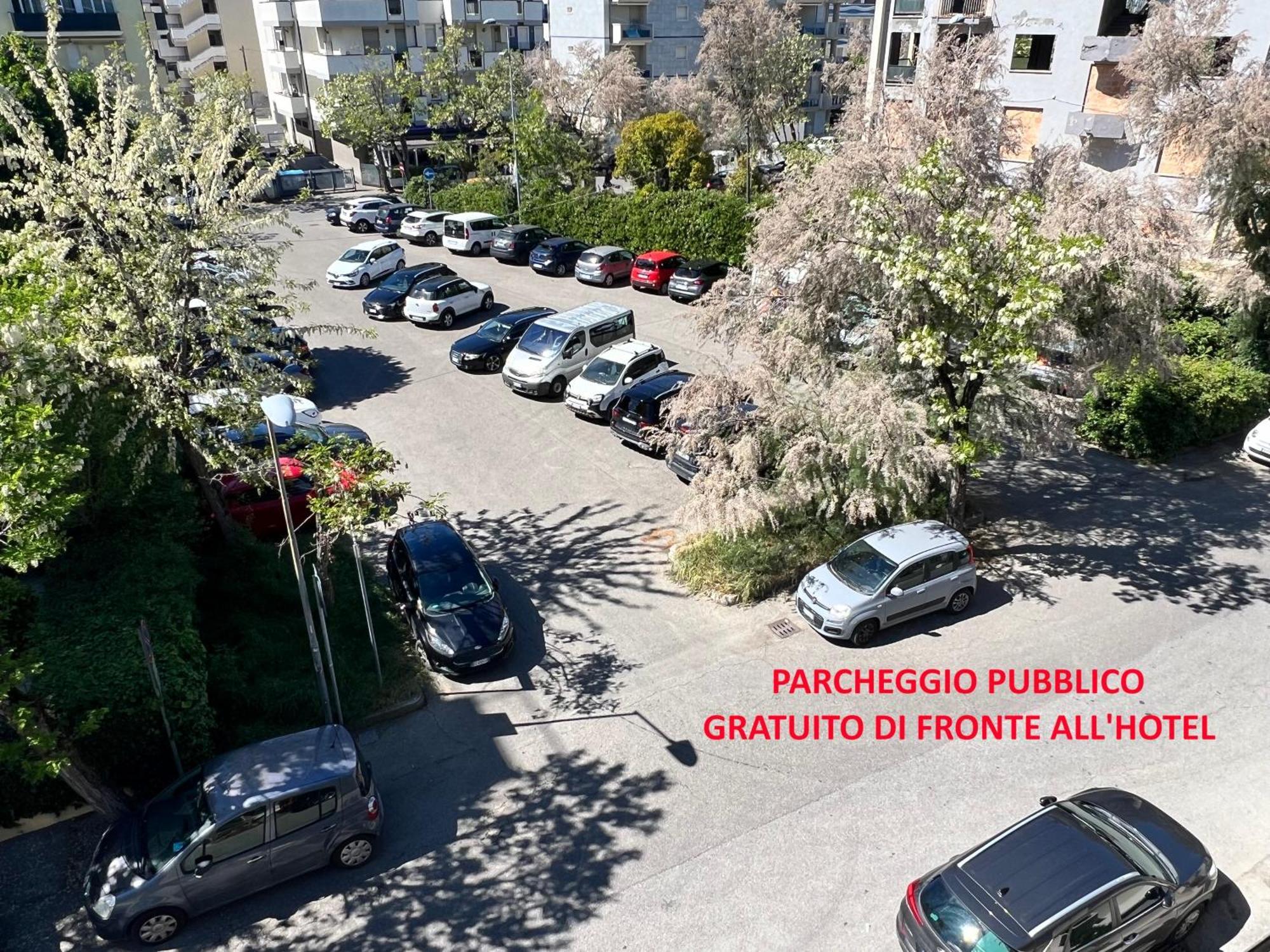Hotel Betty Personal Style And Beach Village Rimini Exterior foto