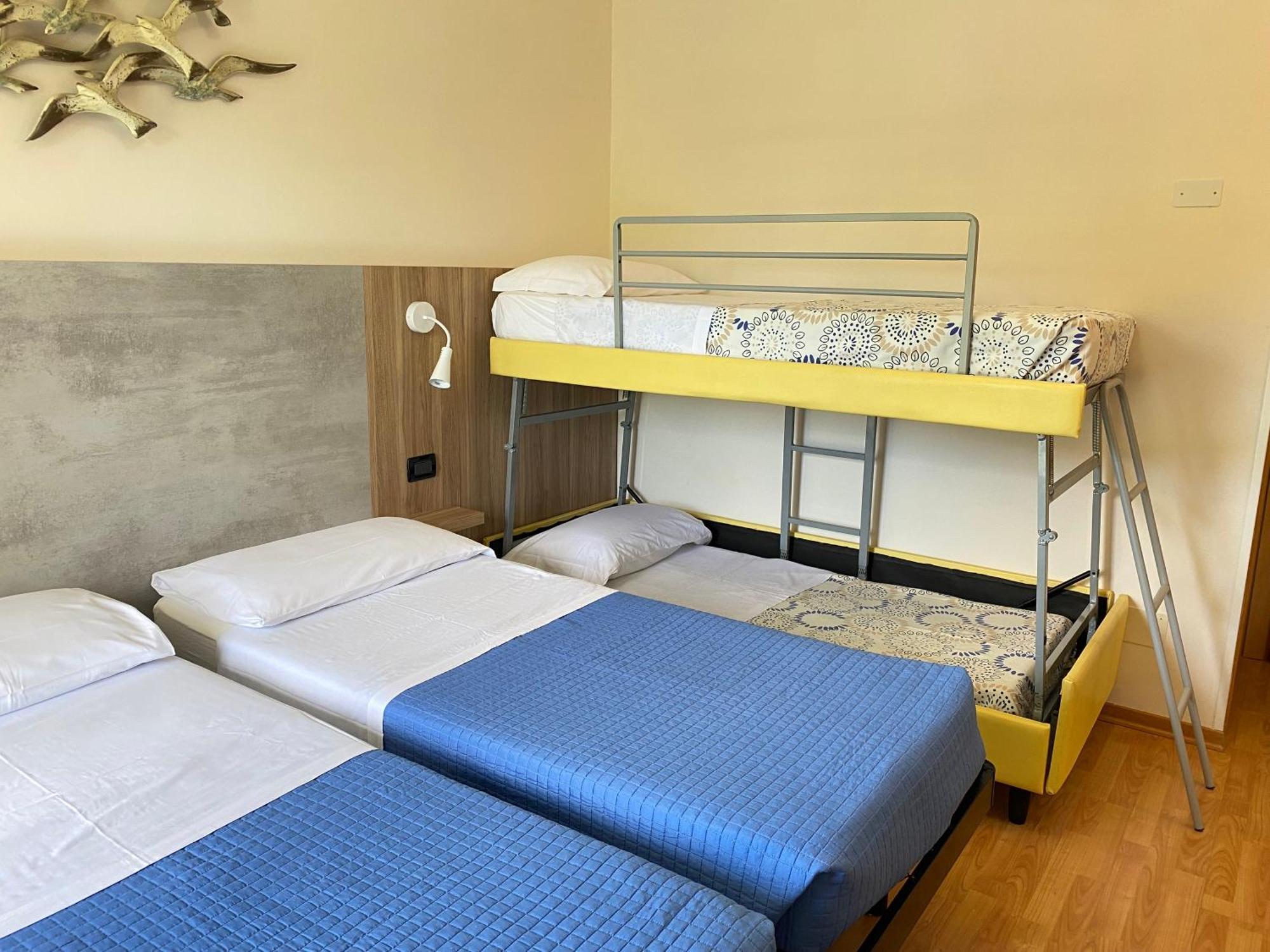 Hotel Betty Personal Style And Beach Village Rimini Exterior foto